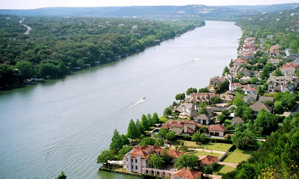 lake-austin1
